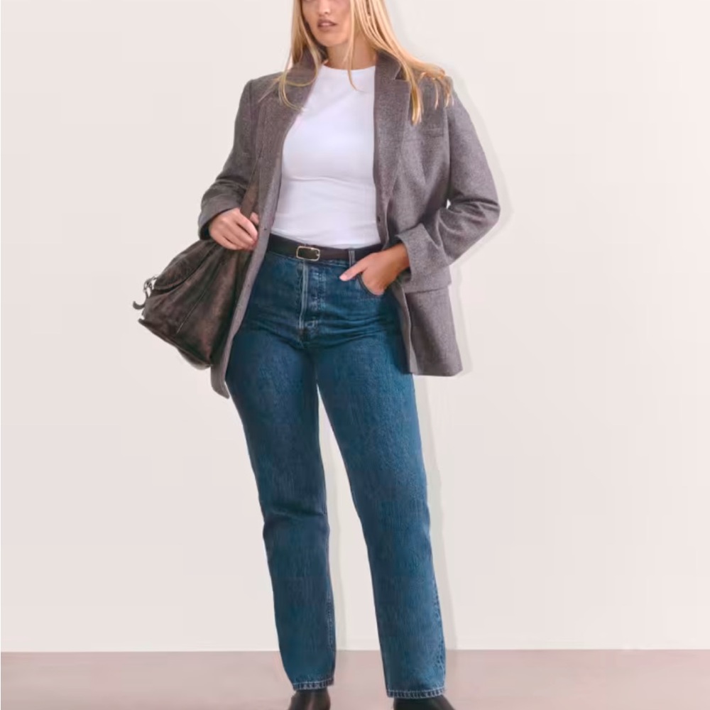 NEW/NWOT - Everlane The Curvy 90s Cheeky Straight Jeans - Size 27 - Medium Blue